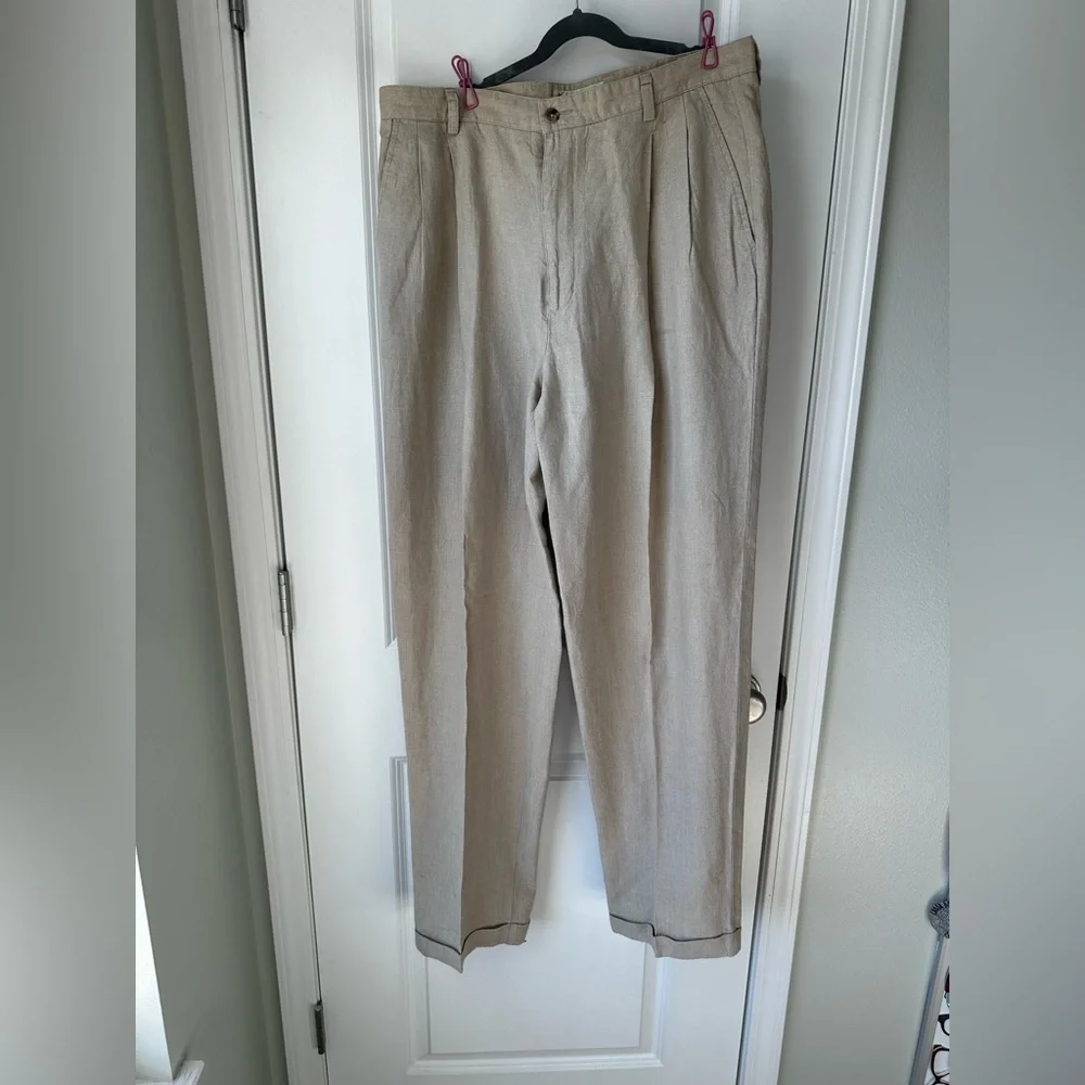 NWOT. Banana republic men’s linen pants in a size 35/34.